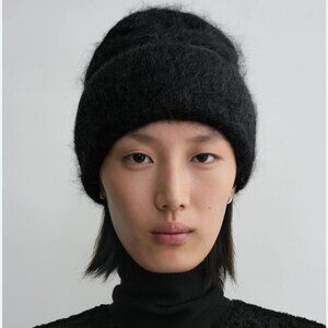 TOTEME Black Ribbed Alpaca Beanie